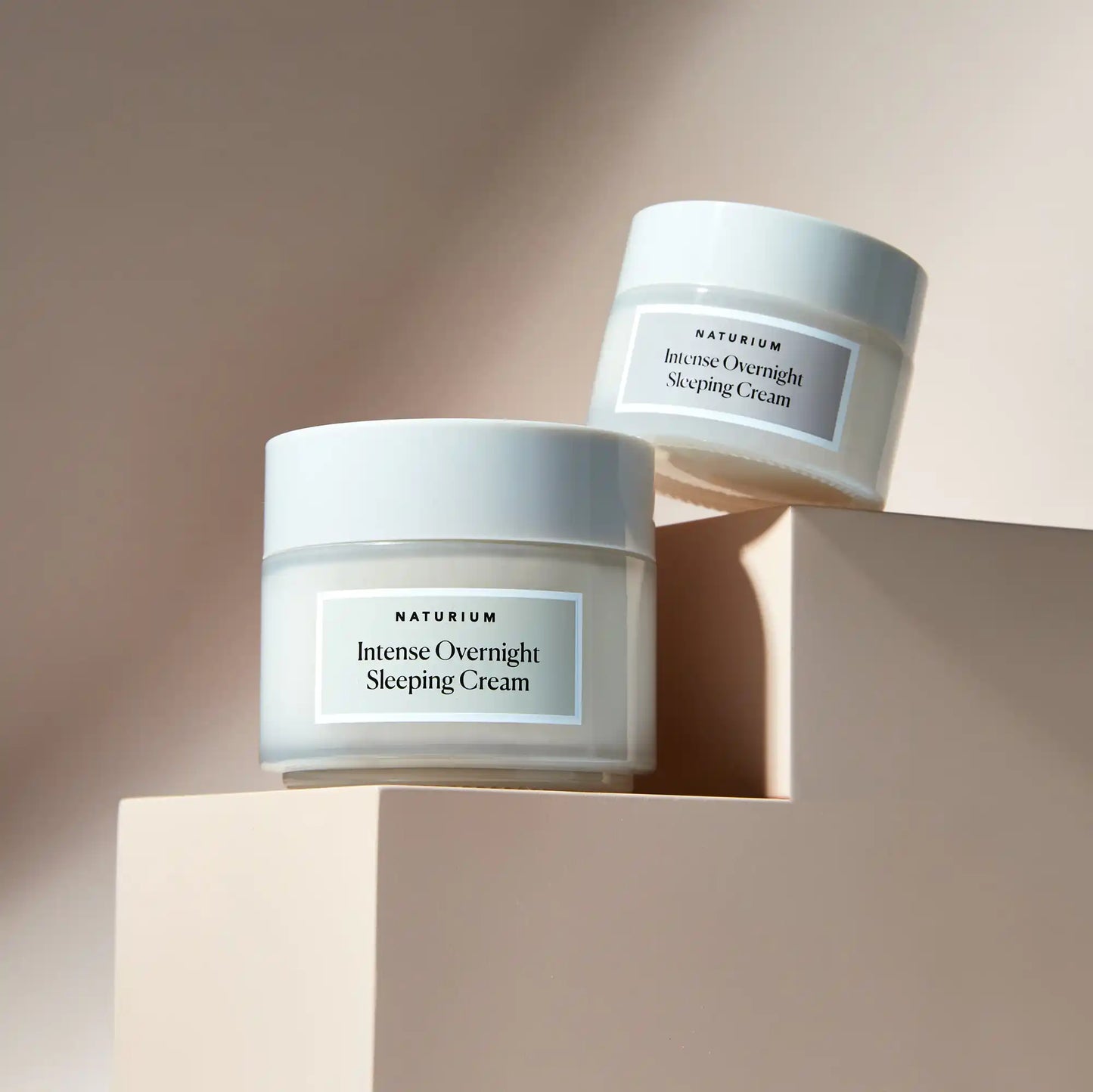 intense-overnight-sleeping-cream-jumbo-c3 11_18_2021_Naturium0552-crop.webp