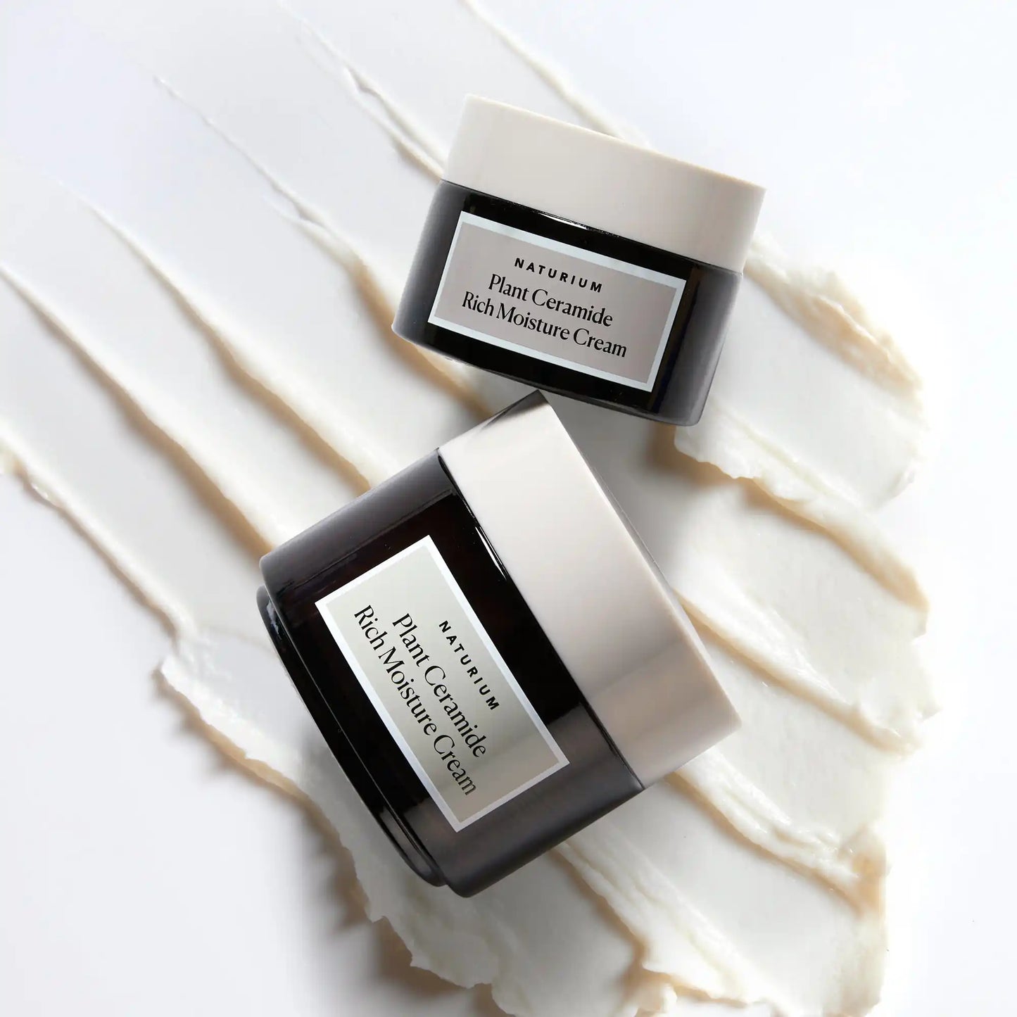 plant-ceramide-rich-moisture-cream-jumbo-y1 11_18_2021_Naturium0575-crop.webp