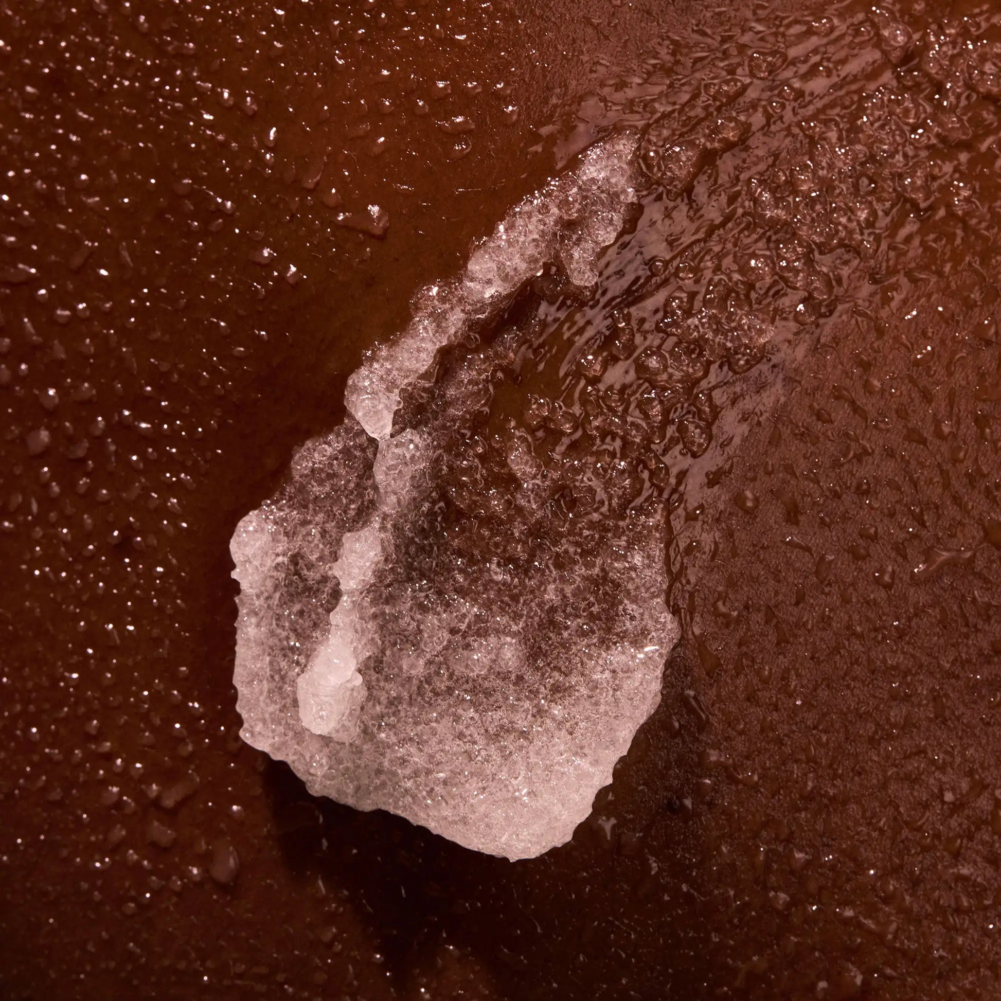the-glow-getter-multi-oil-body-scrub-z9 NATR-40028-Alt-Image-TheGlowGetterMulti-OilBodyScrub-08.webp